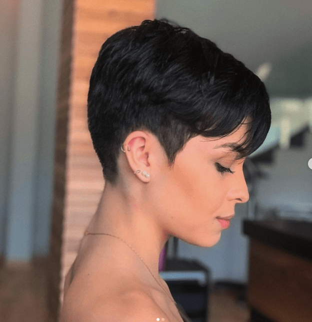 6 Kurze Brünette Frisuren und Neue Trends im Jahr 2022
