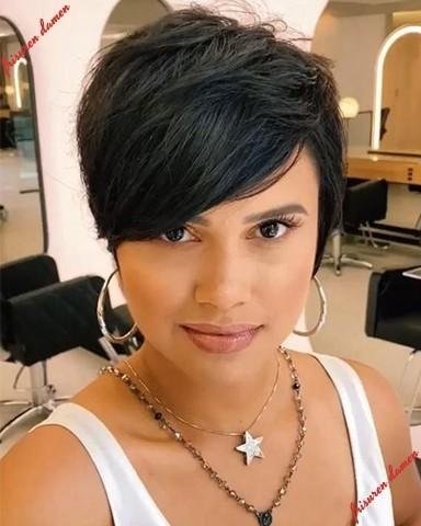 6 Kurze Brünette Frisuren und Neue Trends im Jahr 2022