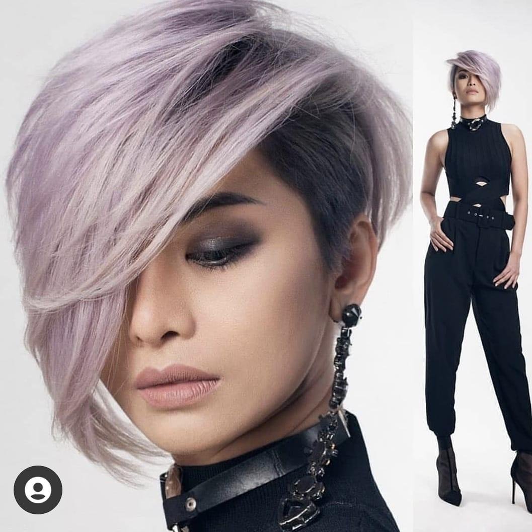 Magischer Bob mit Pony um Das Rampenlicht zu Fangen