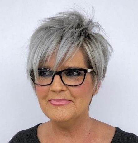 Frisuren Für Mollige Frauen Mit Rundem Gesicht Ab 50