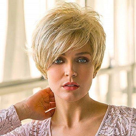 Trend 5: Der Bob mit Curtain Bangs