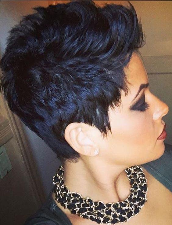 Schauen Sie sich diese 11 stilvollen Kurzhaarfrisuren an, die Ihnen gut stehen werden!
