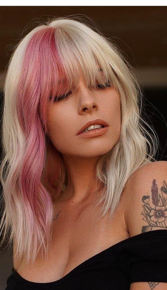 Kurzer Locken-Bob in Pink