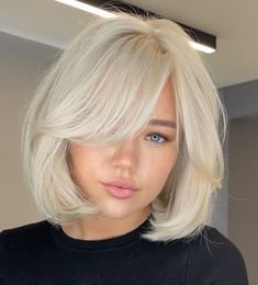 Schöne Kurzhaarfrisuren für runde Gesichter