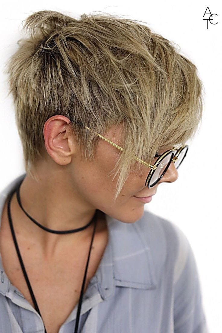 Junger Look mit wenig Aufwand: Der Pixie Bob als optimale Frisur für die reife Frau