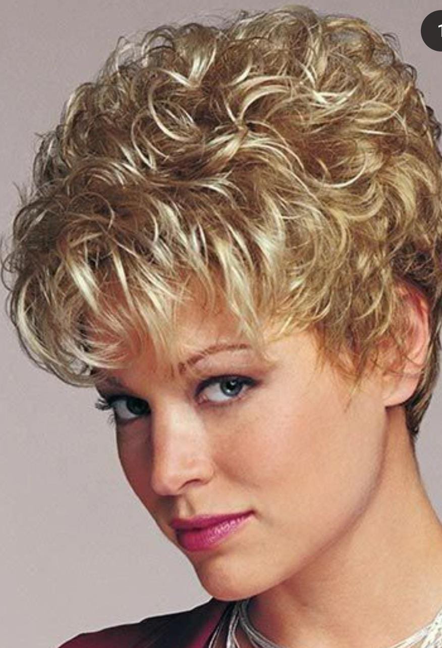 Frisuren der 90er: Welche Trends sind zurück im Jahr 2024?